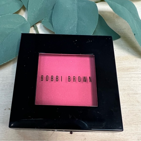 Bobbi Brown Other - Bobbi Brown Powdered Blush Apricot #6